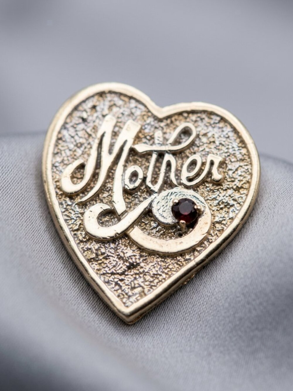 Gerrys Mother Heart Brooch Gold Tone Script Rhinestone Small 1.25”
